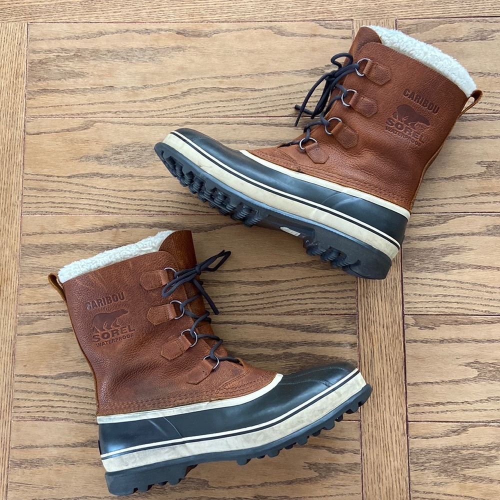 Sorel Caribou Tan and Black Winter Boots